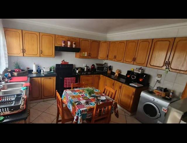 3 BEDROOM HOUSE FOR SALE IN SECUNDA CENTRAL